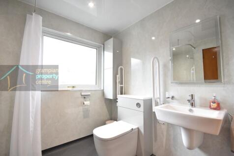 Shower Room .JPG