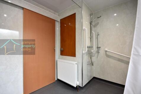 Shower room 2.JPG