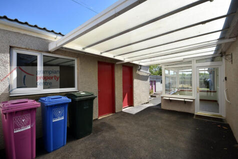 Outbuilding .JPG