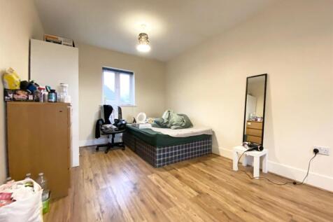 Bedroom 4.jpg