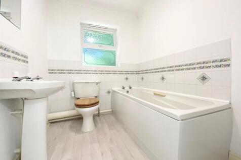 Family Bathroom.jpg