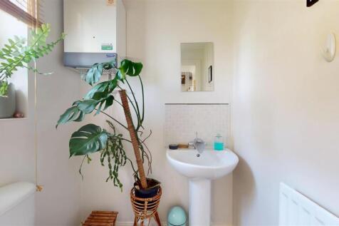 Ground Floor Cloackroom