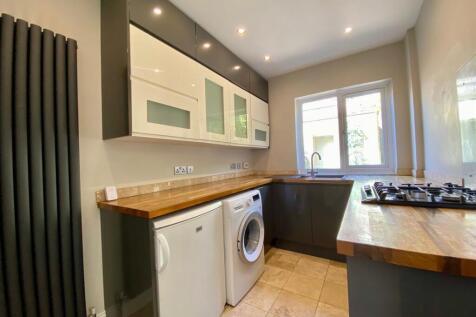 Kitchen 2.jpg