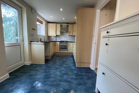 Kitchen 2.jpg