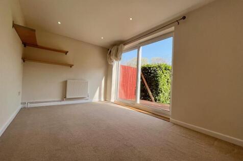 Living room 2.jpg