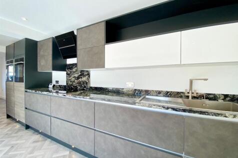 Kitchen 3.jpg