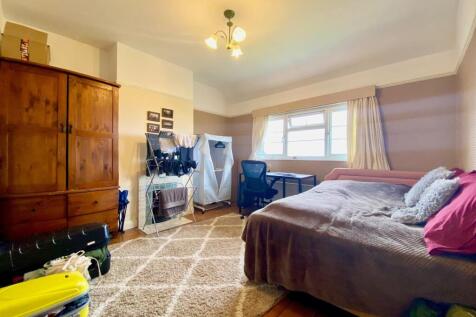 Bedroom 1.jpg