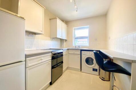 Kitchen 2.jpg