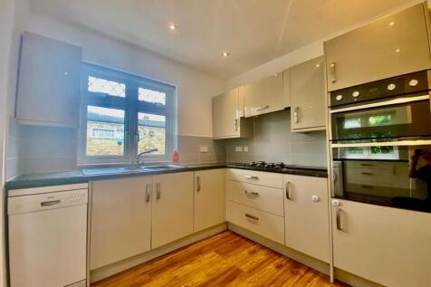 Kitchen 2.jpg