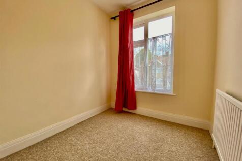 Bedroom 3.jpg