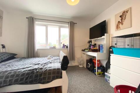 Bedroom 2 2.jpg