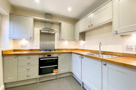 Kitchen 2.jpg