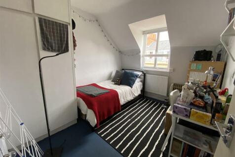Bed 1.jpg