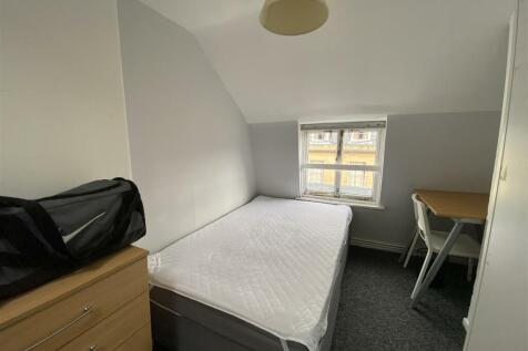 bed 2.jpg