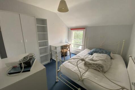 Bed 4.jpg