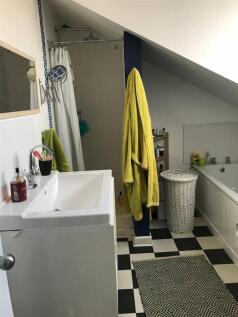 Bathroom1.jpg