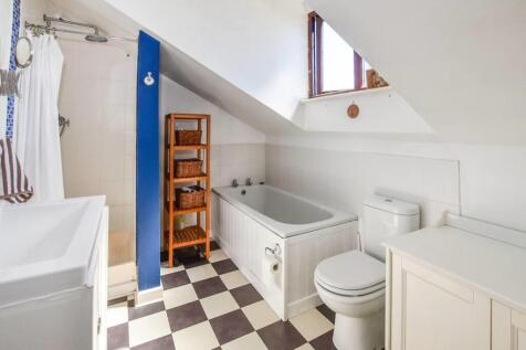 Bathroom2.jpg