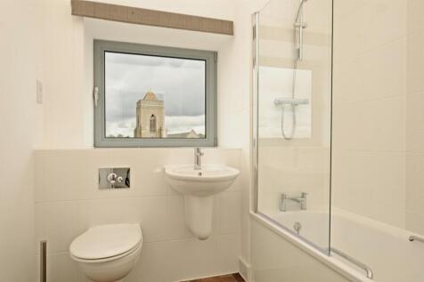 57 Trinity Court Bathroom 1.jpg