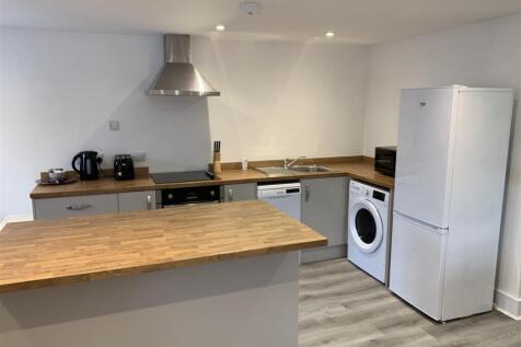 Flat 1 Kitchen.jpeg