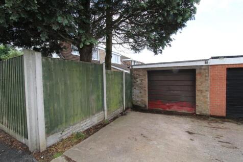 Garage / Parking