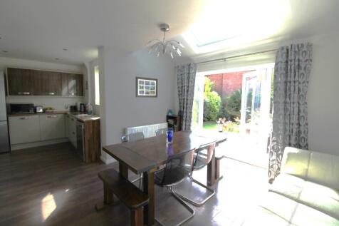 Kitchen / Dining