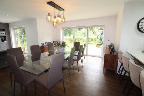 Kitchen Dining Area