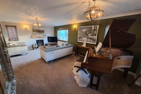 L Shaped Lounge