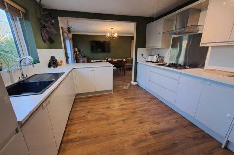 Fitted Kitchen