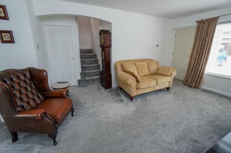 LOUNGE (1 of 1).jpg