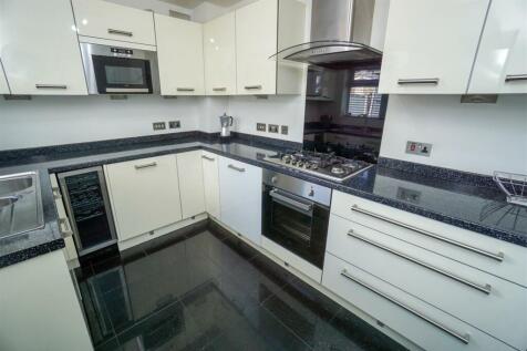 KITCHEN (1 of 1).jpg