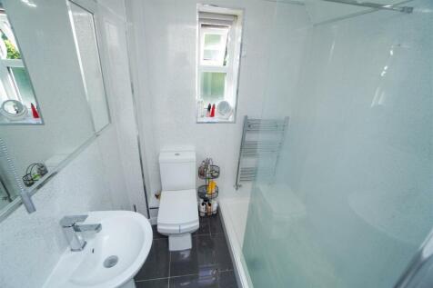 EN-SUITE (1 of 1).jpg