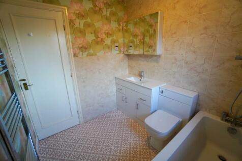 BATHROOM (1 of 1).jpg
