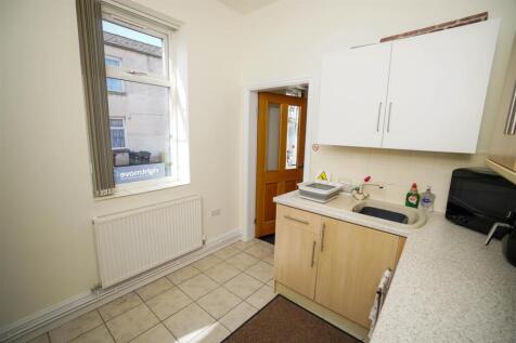 KITCHEN (1 of 1).jpg
