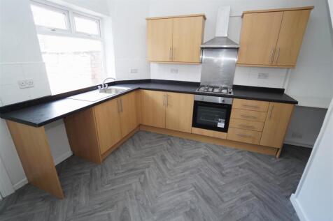 KITCHEN 2.JPG