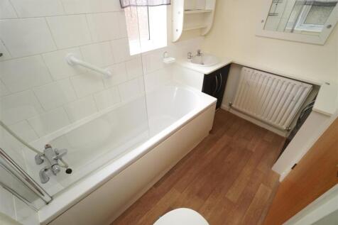 Bathroom 3.JPG