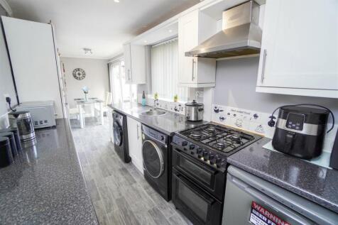 KITCHEN (1 of 1).jpg
