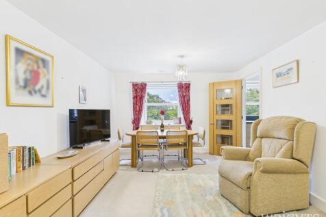 Living dining area