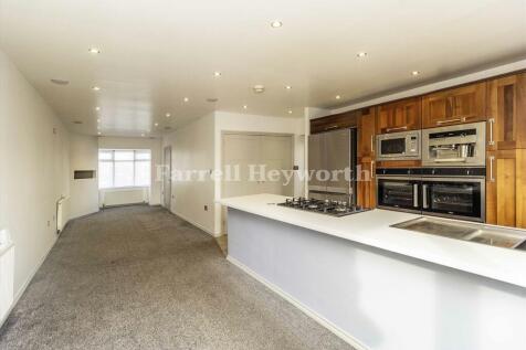 Open plan living vie