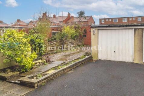 Garage and rear Gard