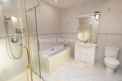 Bedroom 1 en suite