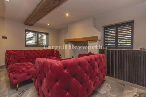 Lounge Area b