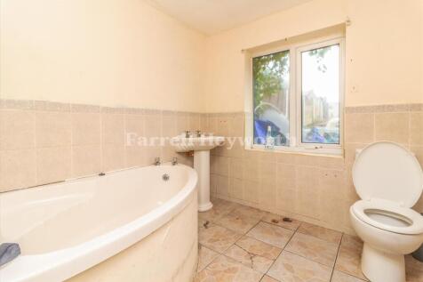 Ground Floor Bathroo