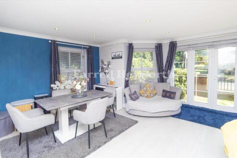 Lounge and Dining 3