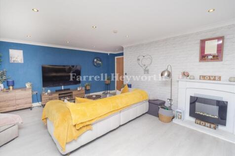 Lounge and Dining 4