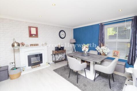 Lounge and Dining 5