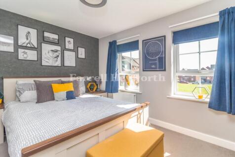 Bedroom 1 image 2