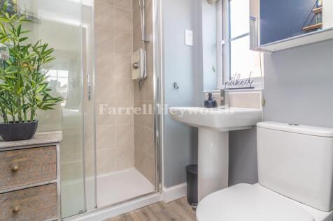 En Suite image 2