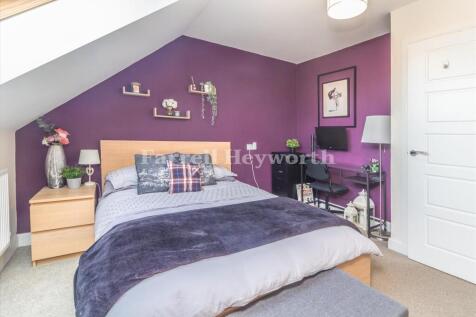 Bedroom 2 image 3