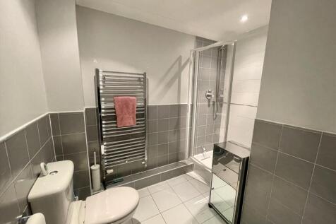 Bedroom 1 Ensuite