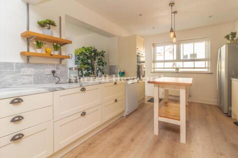 Kitchen image 2